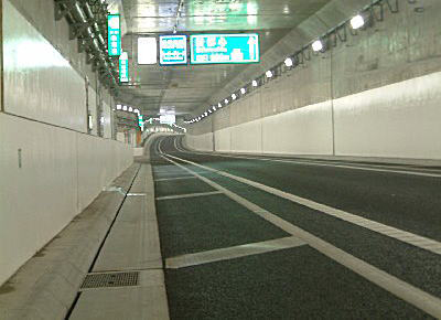 首都高速大宮線さいたま新都心付近　平成17年3月竣工